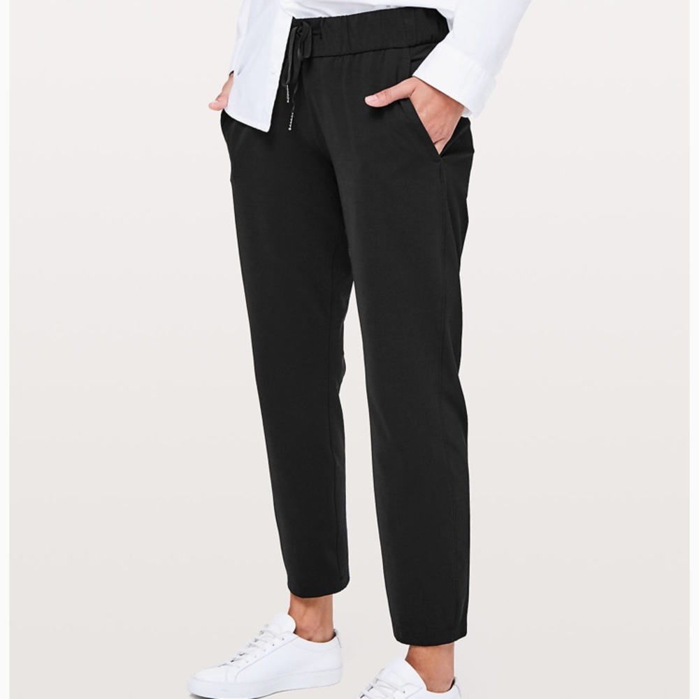 Lululemon on the fly pant size 8